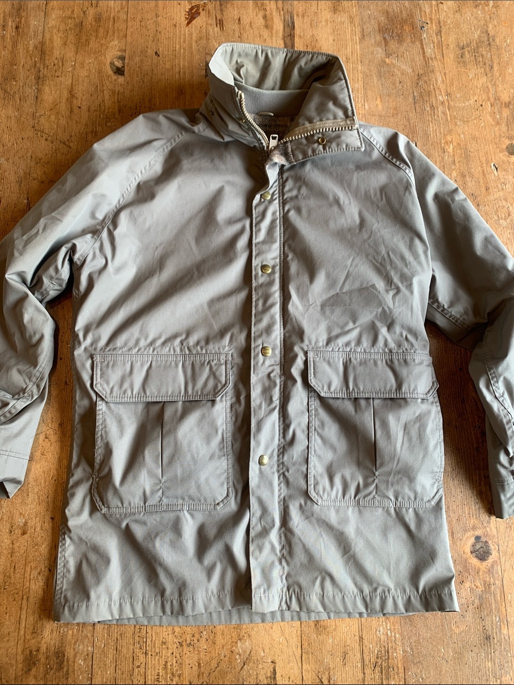 Vintage Woolrich Women’s Gray Ski/Snow Jacket